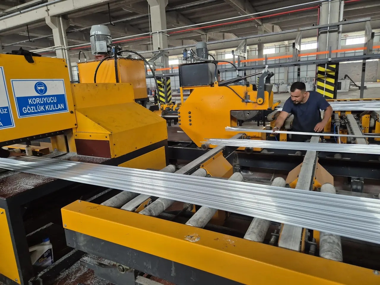 Aluminium-Rechteckrohre, Rohre und Standardprofile in Osmaniye